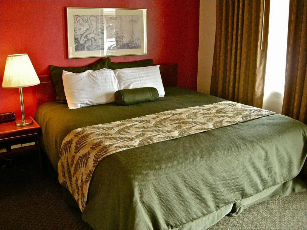 King Room - Non-Smoking